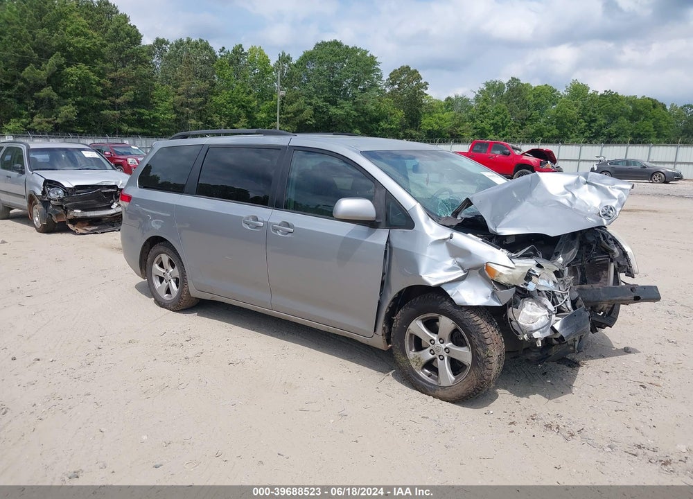 2011 TOYOTA SIENNA LE V6 VIN: 5TDKK3DC6BS155919
