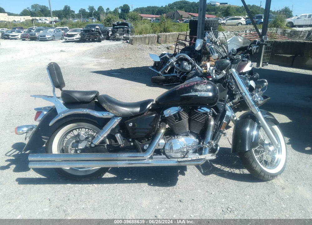 1999 HONDA VT1100 C3 VIN: 1HFSC3904XA100651