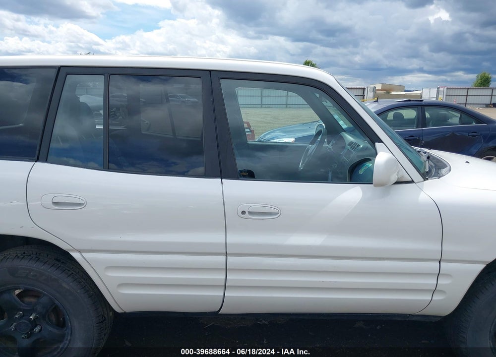 2000 TOYOTA RAV4 VIN: JT3HP10V7Y7158164