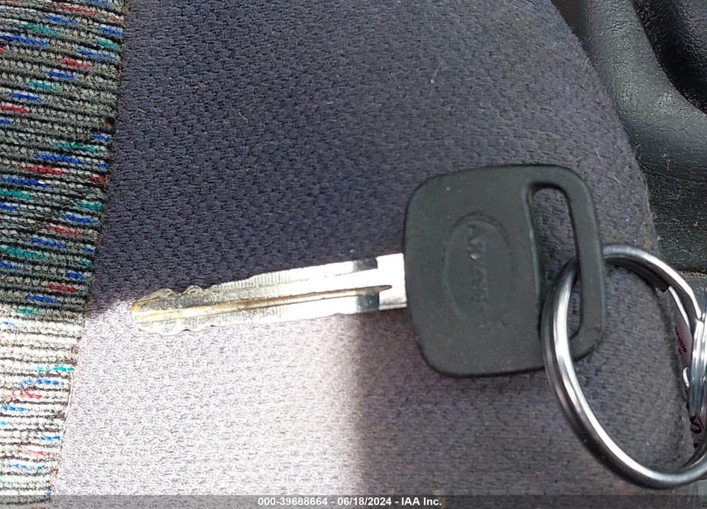 2000 TOYOTA RAV4 VIN: JT3HP10V7Y7158164