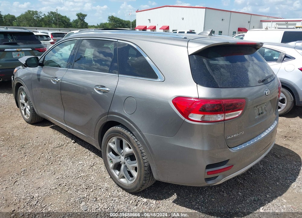 2016 KIA SORENTO 3.3L SX VIN: 5XYPK4A59GG004904