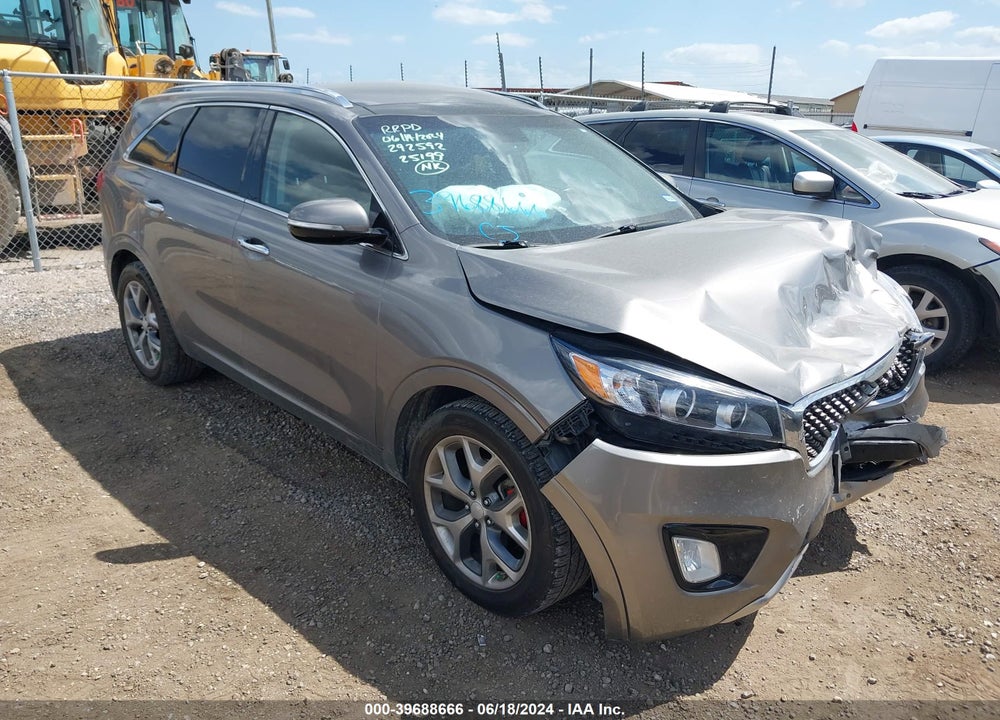 2016 KIA SORENTO 3.3L SX VIN: 5XYPK4A59GG004904
