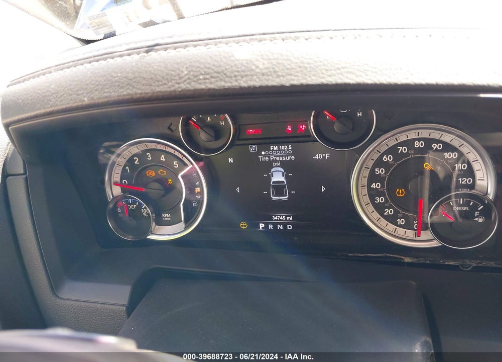 2018 RAM 2500 LAIE  4X4 8' BOX VIN: 3C6UR5KL1JG109275