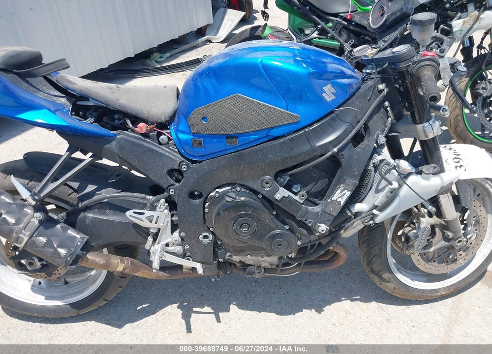 2014 SUZUKI GSX-R600 VIN: JS1GN7FA0E2101053
