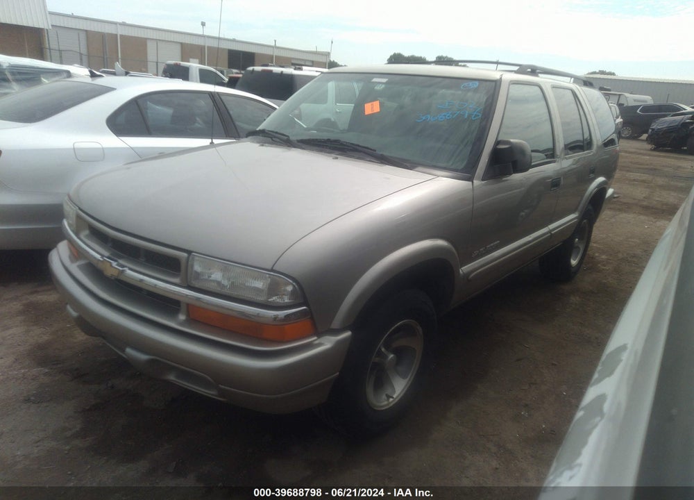 2002 CHEVROLET BLAZER LS VIN: 1GNCS13W12K196980