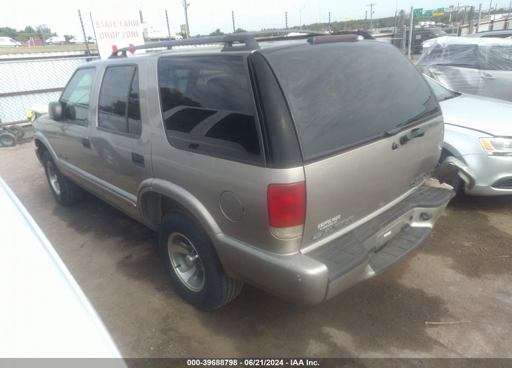 2002 CHEVROLET BLAZER LS VIN: 1GNCS13W12K196980