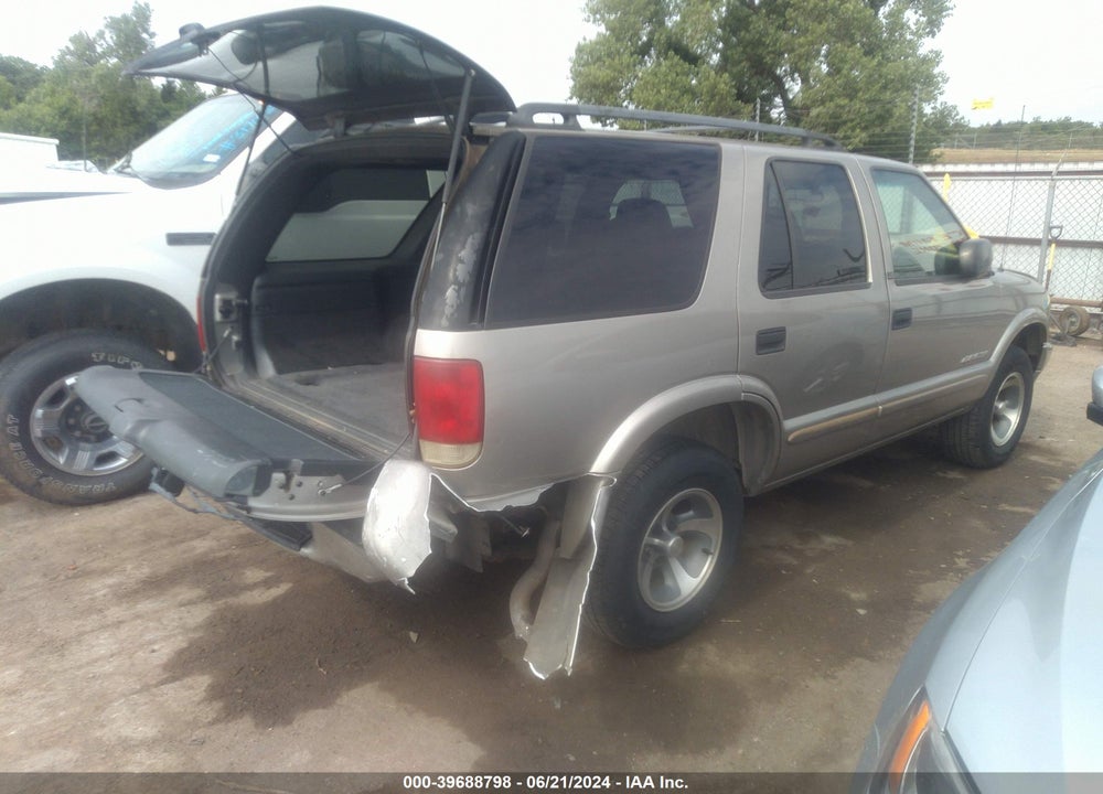 2002 CHEVROLET BLAZER LS VIN: 1GNCS13W12K196980
