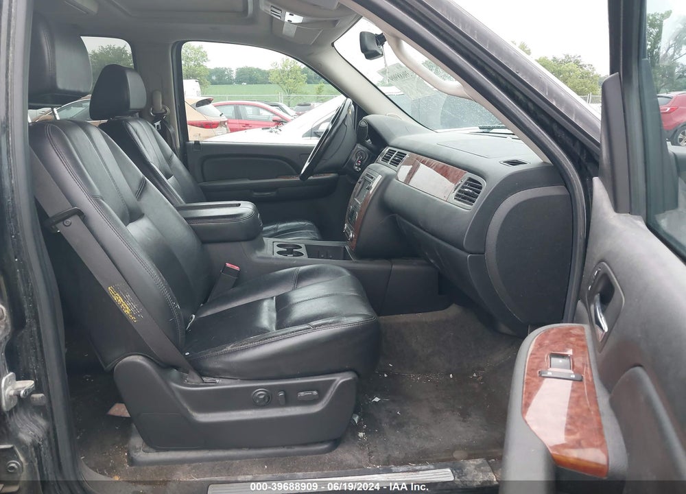 2007 CHEVROLET TAHOE LT VIN: 1GNFK13017R122580
