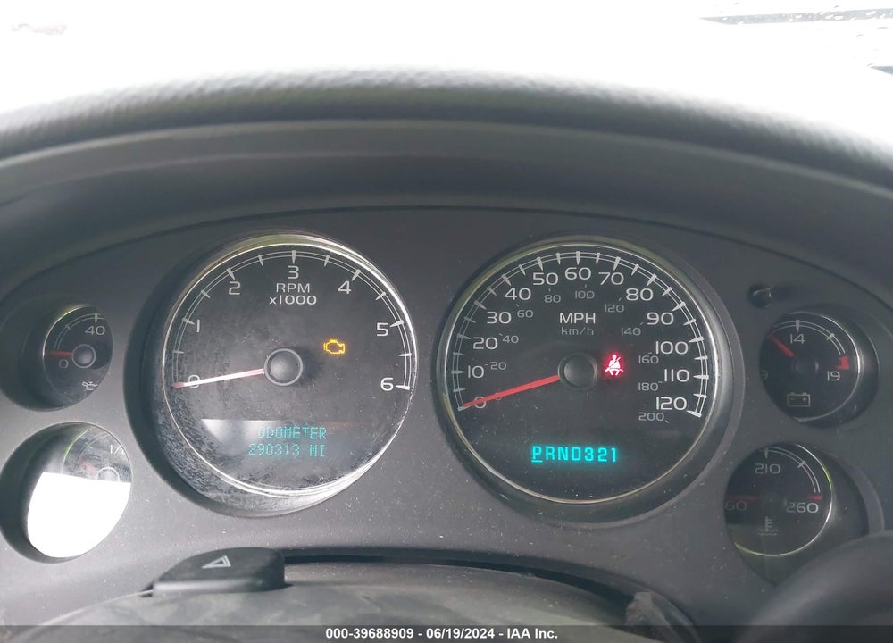 2007 CHEVROLET TAHOE LT VIN: 1GNFK13017R122580