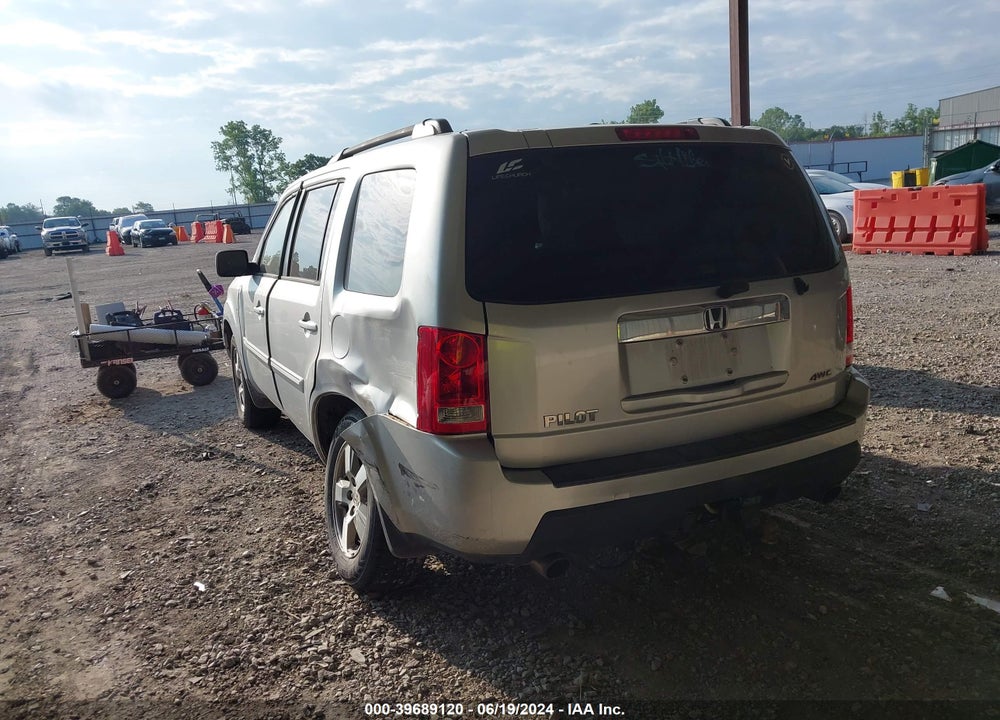 2010 HONDA PILOT EX VIN: 5FNYF4H46AB013158