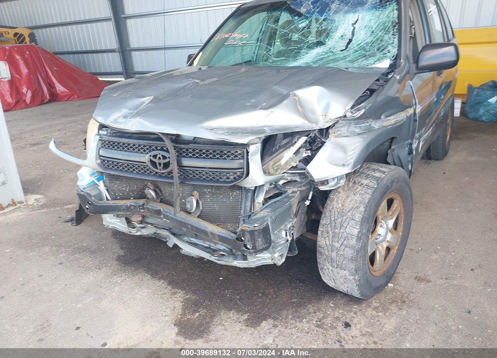 2005 TOYOTA RAV4 VIN: JTEHD20V150070110