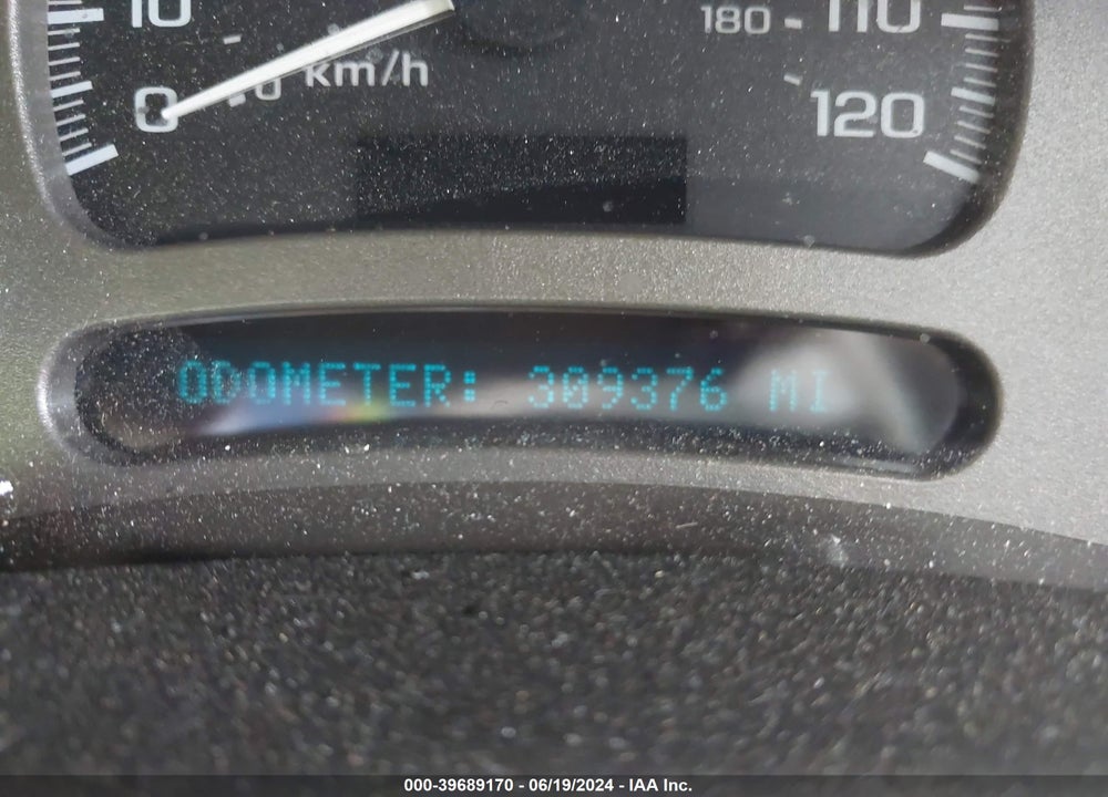 2005 GMC YUKON DENALI VIN: 1GKEK63U15J104424