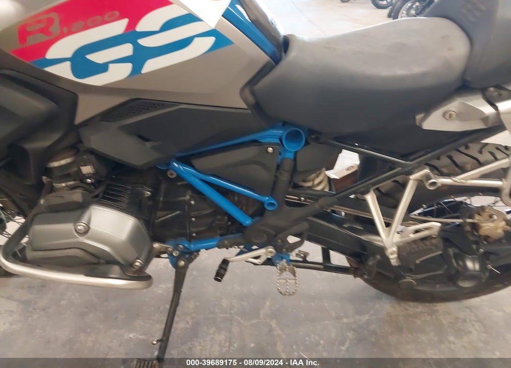 2017 BMW R1200 GS VIN: WB10A610XHZ654961