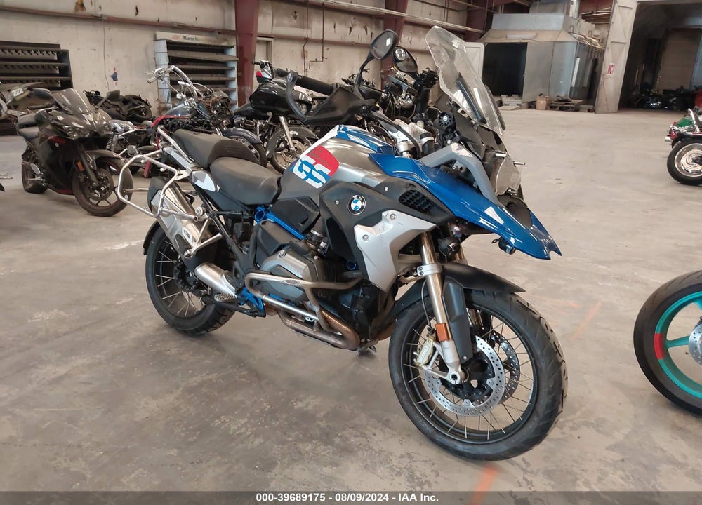 2017 BMW R1200 GS VIN: WB10A610XHZ654961