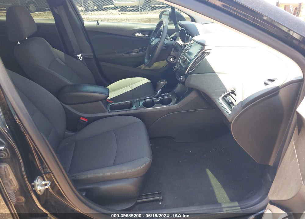2018 CHEVROLET CRUZE LT AUTO VIN: 1G1BE5SM0J7227889