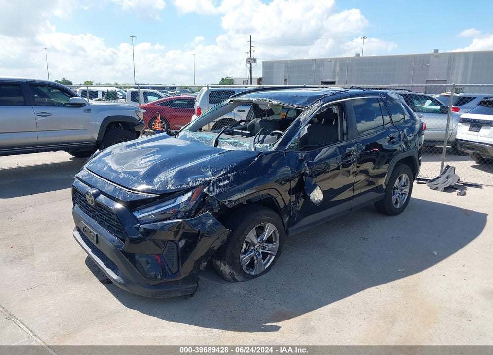 2022 TOYOTA RAV4 XLE VIN: 2T3W1RFV8NW201856