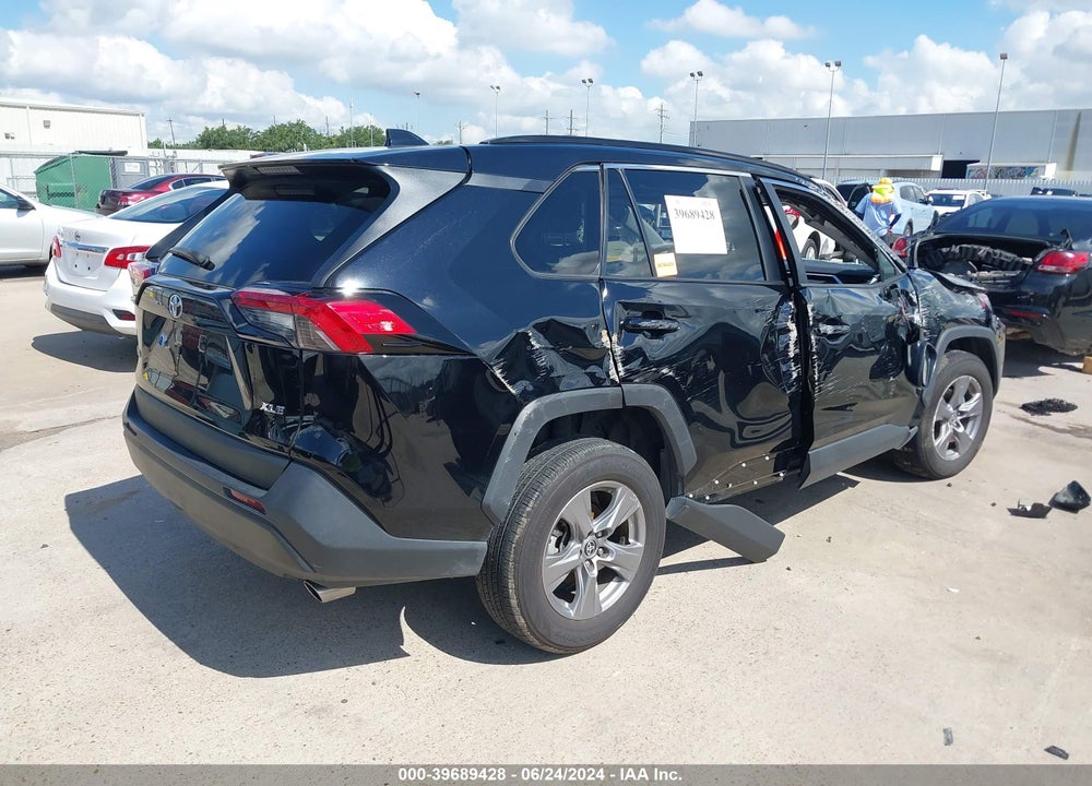 2022 TOYOTA RAV4 XLE VIN: 2T3W1RFV8NW201856