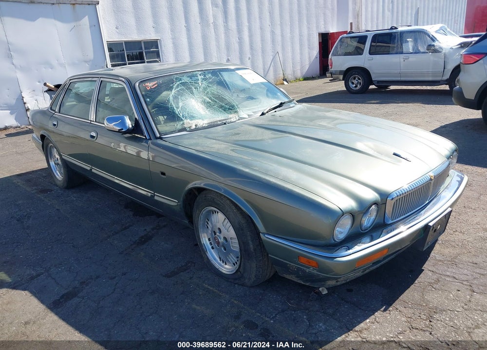 1995 JAGUAR VANDENPLAS VIN: SAJKX1748SC724038
