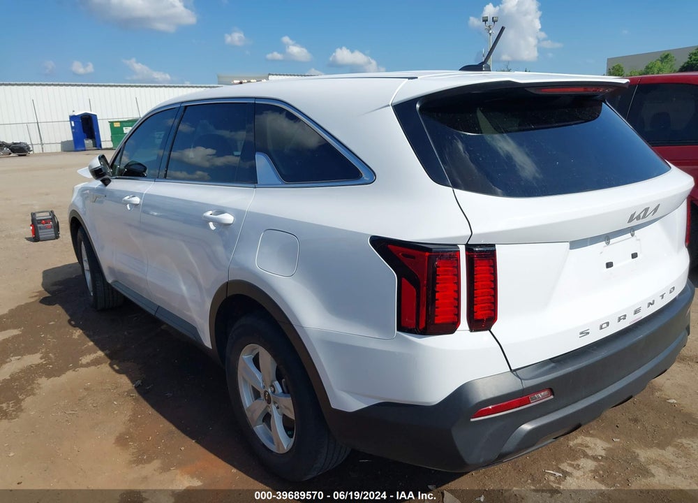 2022 KIA SORENTO LX VIN: 5XYRG4LC2NG086798