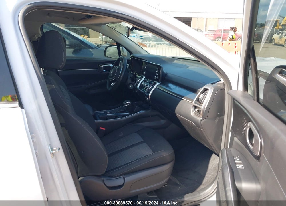 2022 KIA SORENTO LX VIN: 5XYRG4LC2NG086798