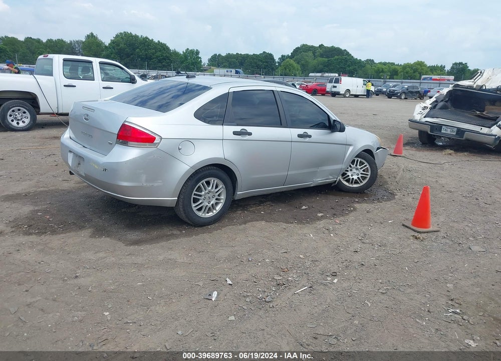2011 FORD FOCUS VIN: 1FAHP3FN4BW119095