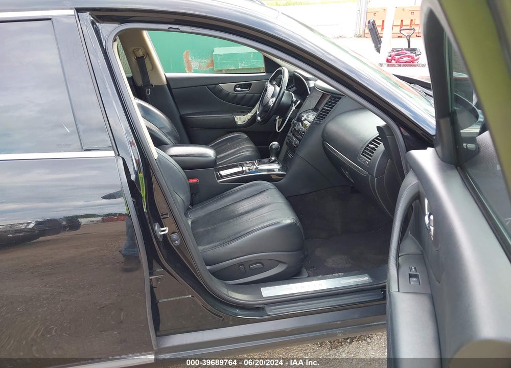 2016 INFINITI QX70 VIN: JN8CS1MU1GM670254