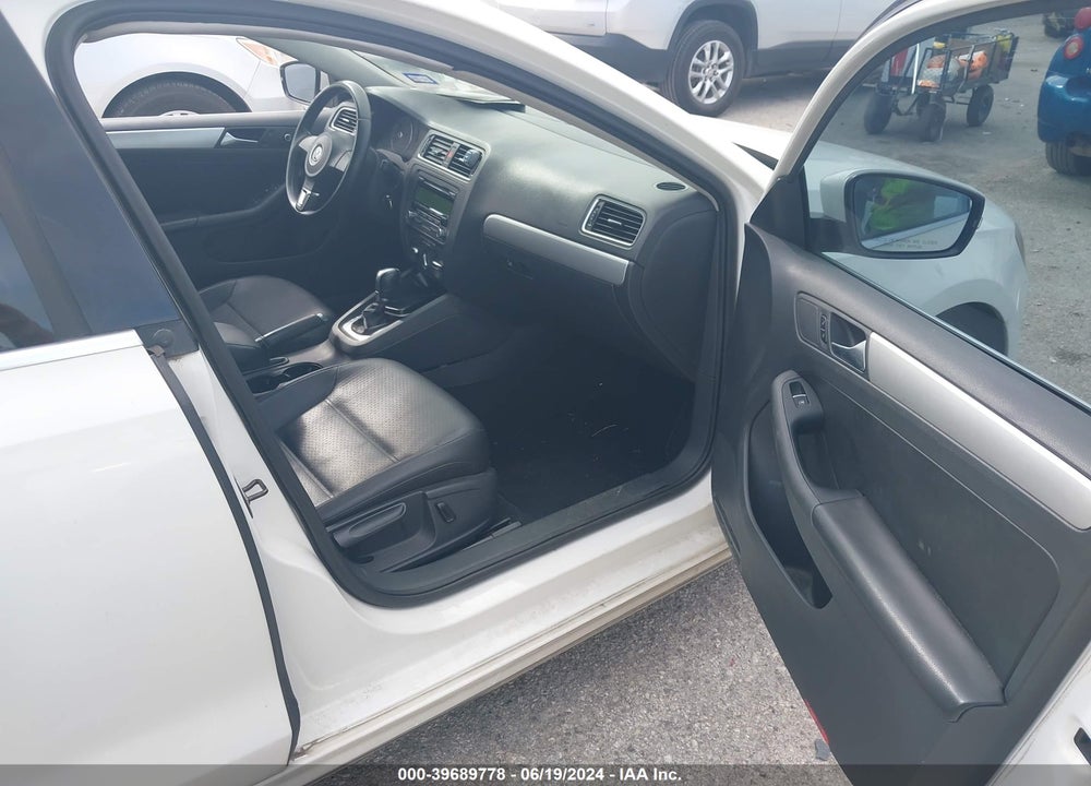 2013 VOLKSWAGEN JETTA 2.5L SE VIN: 3VWDP7AJ2DM244116