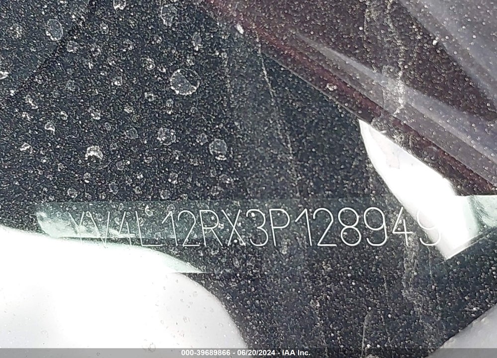 2023 VOLVO XC60 B5 ULTIMATE DARK THEME VIN: YV4L12RX3P1289494