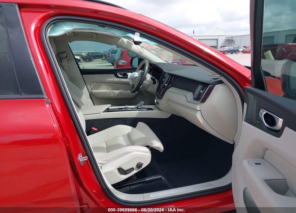 2023 VOLVO XC60 B5 ULTIMATE DARK THEME VIN: YV4L12RX3P1289494