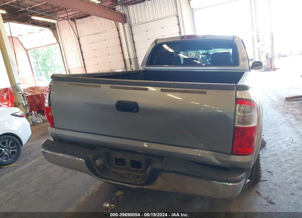 2005 TOYOTA TUNDRA SR5 V8 VIN: 5TBDT44165S477774