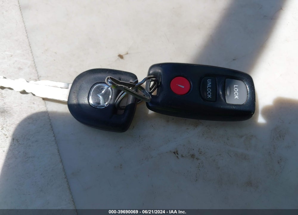 2008 MAZDA 3 I VIN: JM1BK12G881833098
