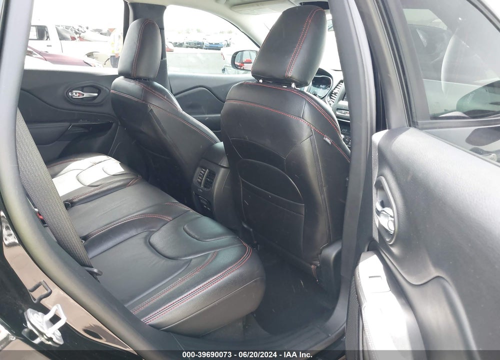 2019 JEEP CHEROKEE ALTITUDE FWD VIN: 1C4PJLLX4KD302683