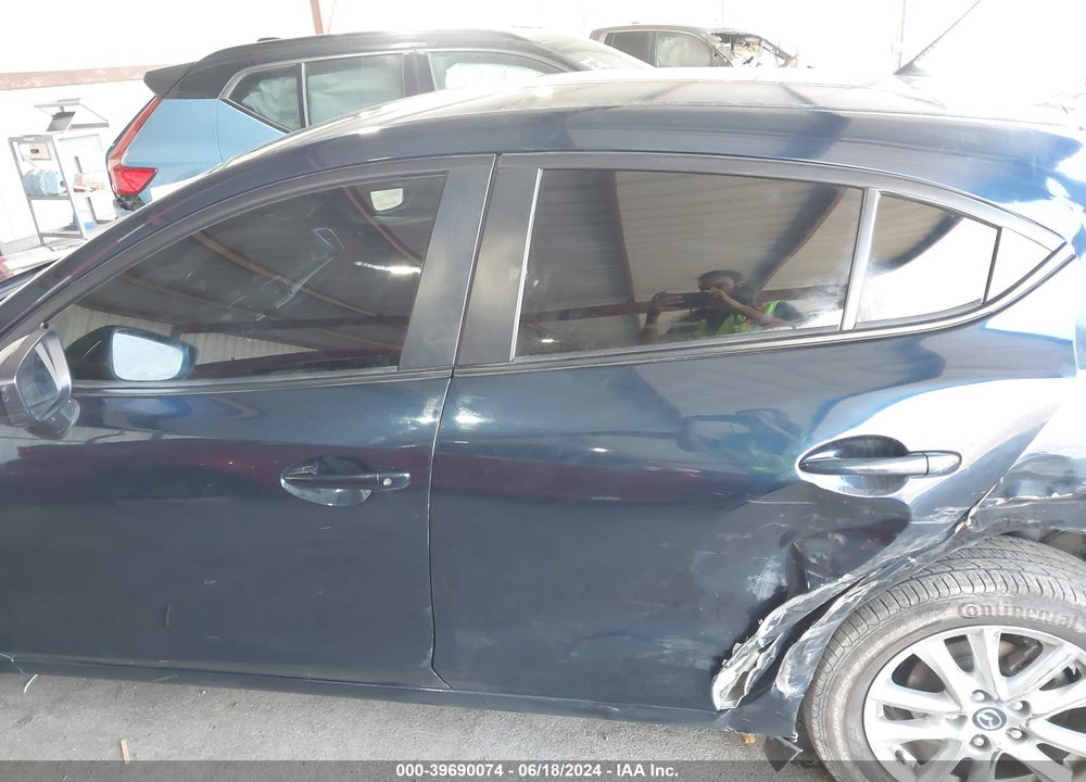 2018 MAZDA 3 SPORT VIN: 3MZBN1K78JM267683
