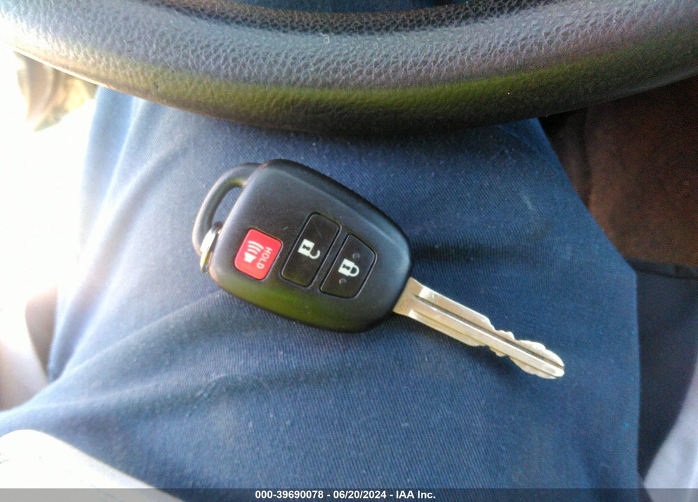 2013 TOYOTA RAV4 XLE VIN: 2T3WFREVXDW040248