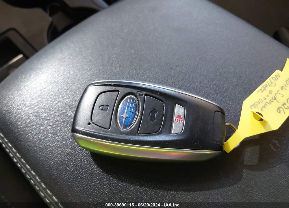 2016 SUBARU OUTBACK 3.6R LIMITED VIN: 4S4BSENC6G3280028