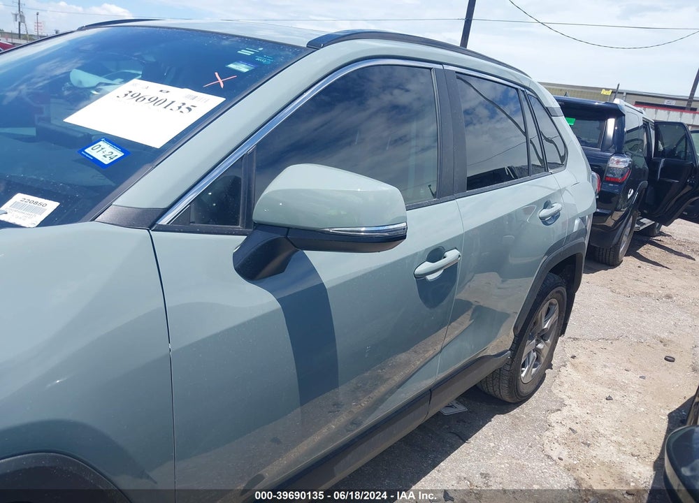 2022 TOYOTA RAV4 XLE VIN: 2T3W1RFV2NW186514