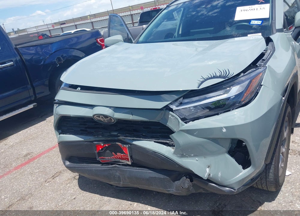 2022 TOYOTA RAV4 XLE VIN: 2T3W1RFV2NW186514