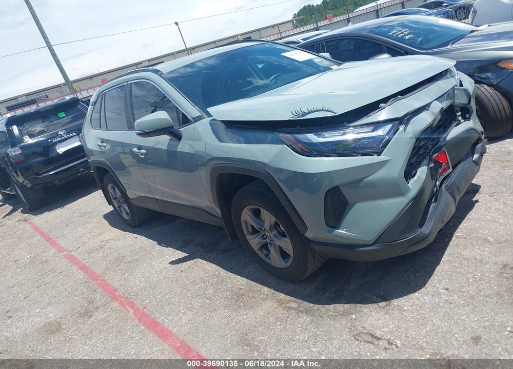 2022 TOYOTA RAV4 XLE VIN: 2T3W1RFV2NW186514