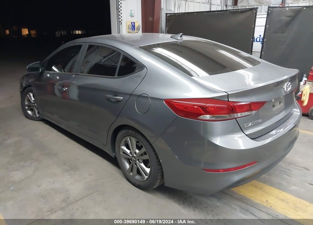 2018 HYUNDAI ELANTRA SEL VIN: 5NPD84LF9JH311965