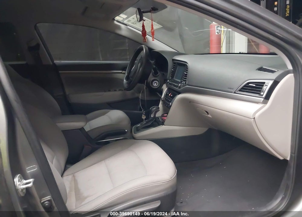 2018 HYUNDAI ELANTRA SEL VIN: 5NPD84LF9JH311965