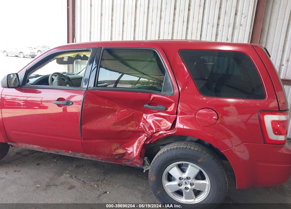 2010 FORD ESCAPE XLS VIN: 1FMCU0C78AKA52939