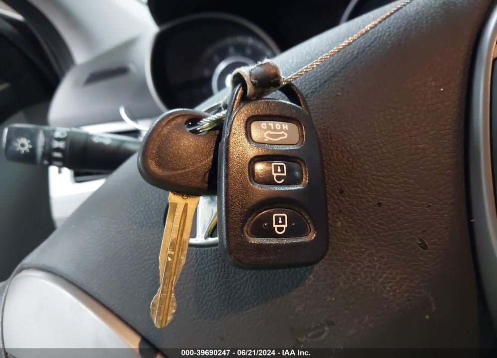 2014 HYUNDAI ELANTRA SE VIN: 5NPDH4AE0EH539871