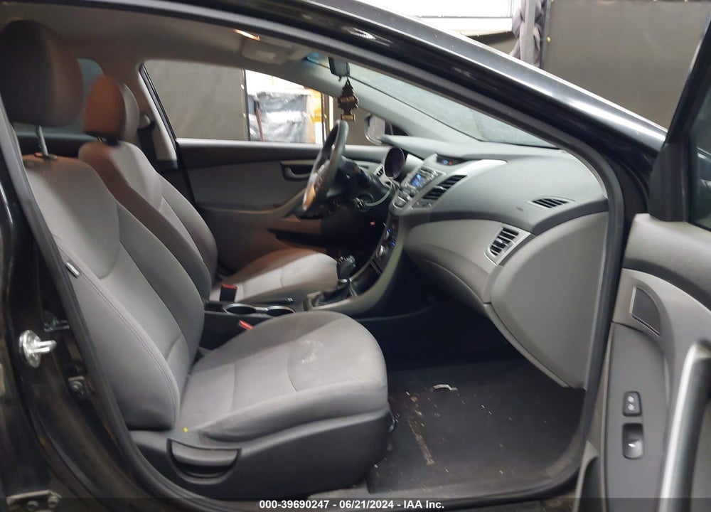 2014 HYUNDAI ELANTRA SE VIN: 5NPDH4AE0EH539871