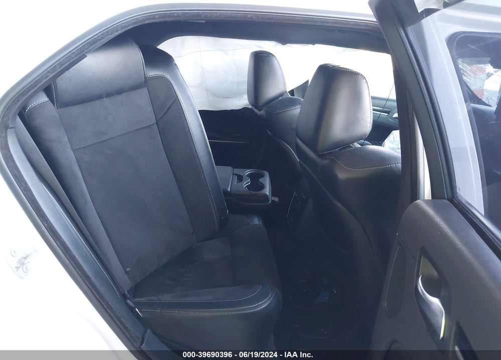 2017 CHRYSLER 300 VIN: 2C3CCABT5HH639178