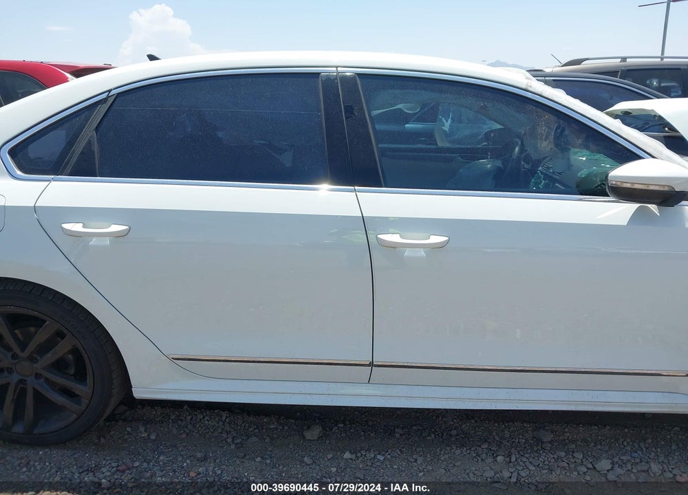 2017 VOLKSWAGEN PASSAT 1.8T R-LINE VIN: 1VWDT7A32HC055339