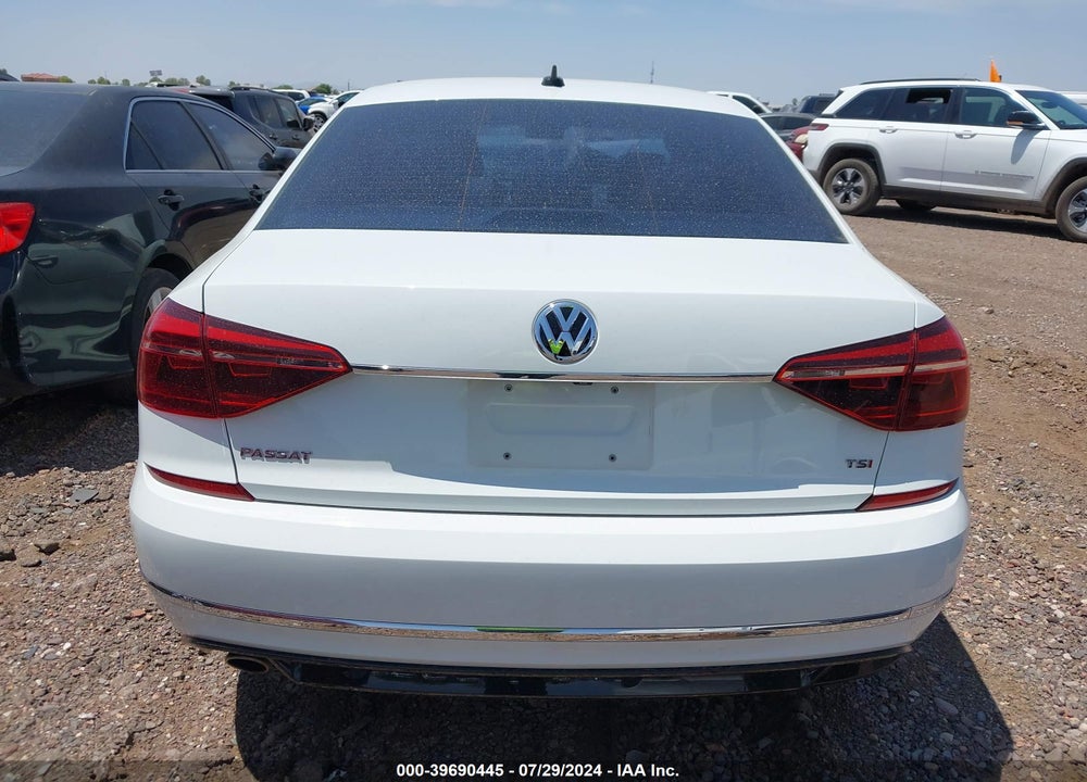 2017 VOLKSWAGEN PASSAT 1.8T R-LINE VIN: 1VWDT7A32HC055339