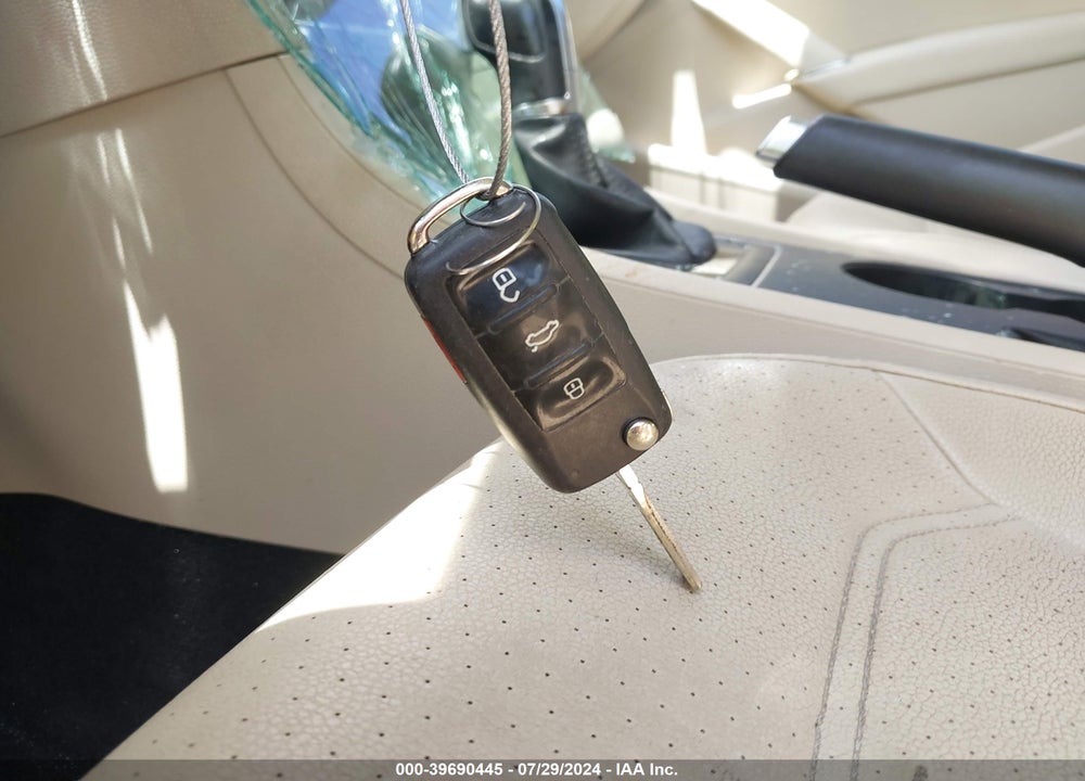 2017 VOLKSWAGEN PASSAT 1.8T R-LINE VIN: 1VWDT7A32HC055339