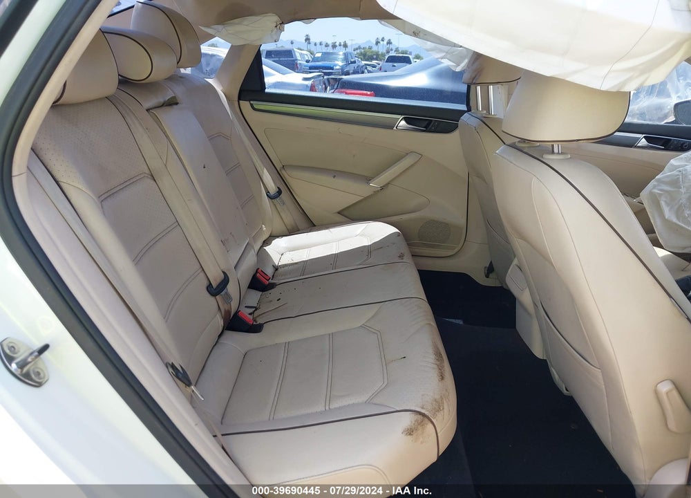 2017 VOLKSWAGEN PASSAT 1.8T R-LINE VIN: 1VWDT7A32HC055339