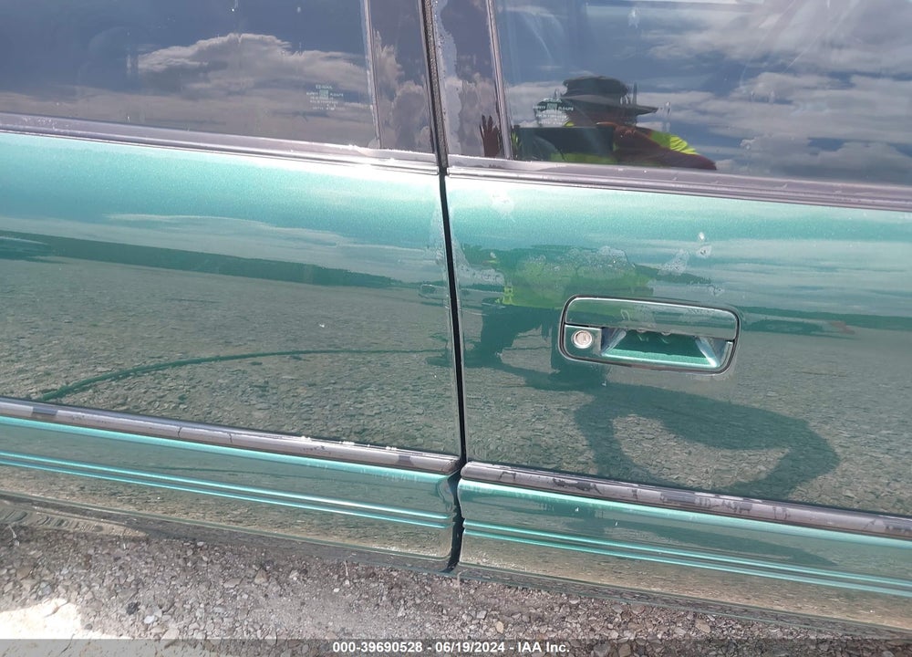 1994 PONTIAC BONNEVILLE SE VIN: 1G2HX52L4R4233148