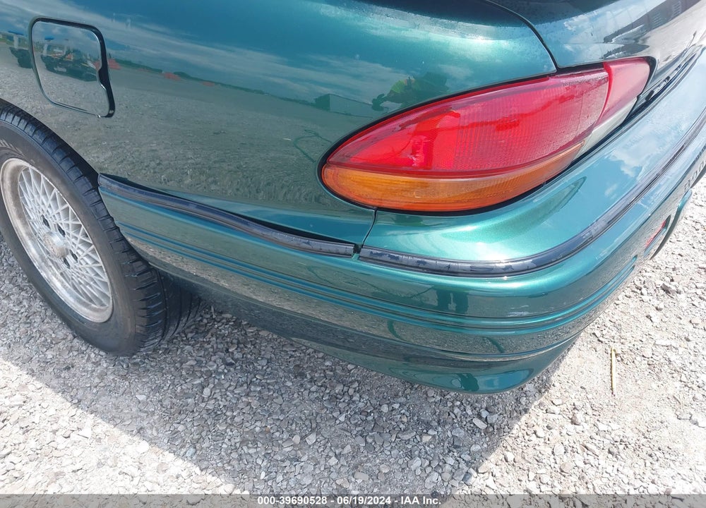 1994 PONTIAC BONNEVILLE SE VIN: 1G2HX52L4R4233148